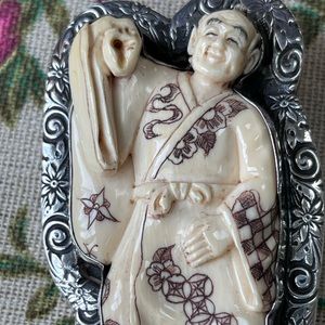 vintage Amy Kahn Russell pendant.